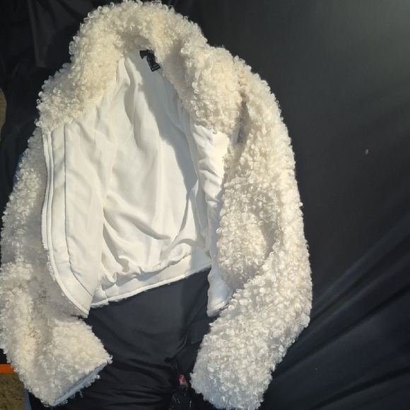 Women's Cream Fleece Jacket - Picture 3 of 5